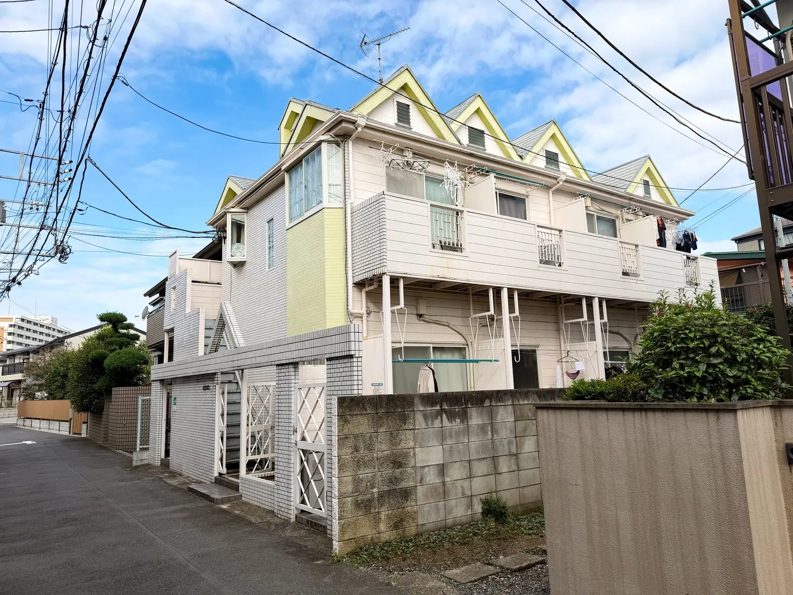 M2ハイツの外観（中野区上鷺宮1丁目・木造2階建・全8戸の一棟アパート）