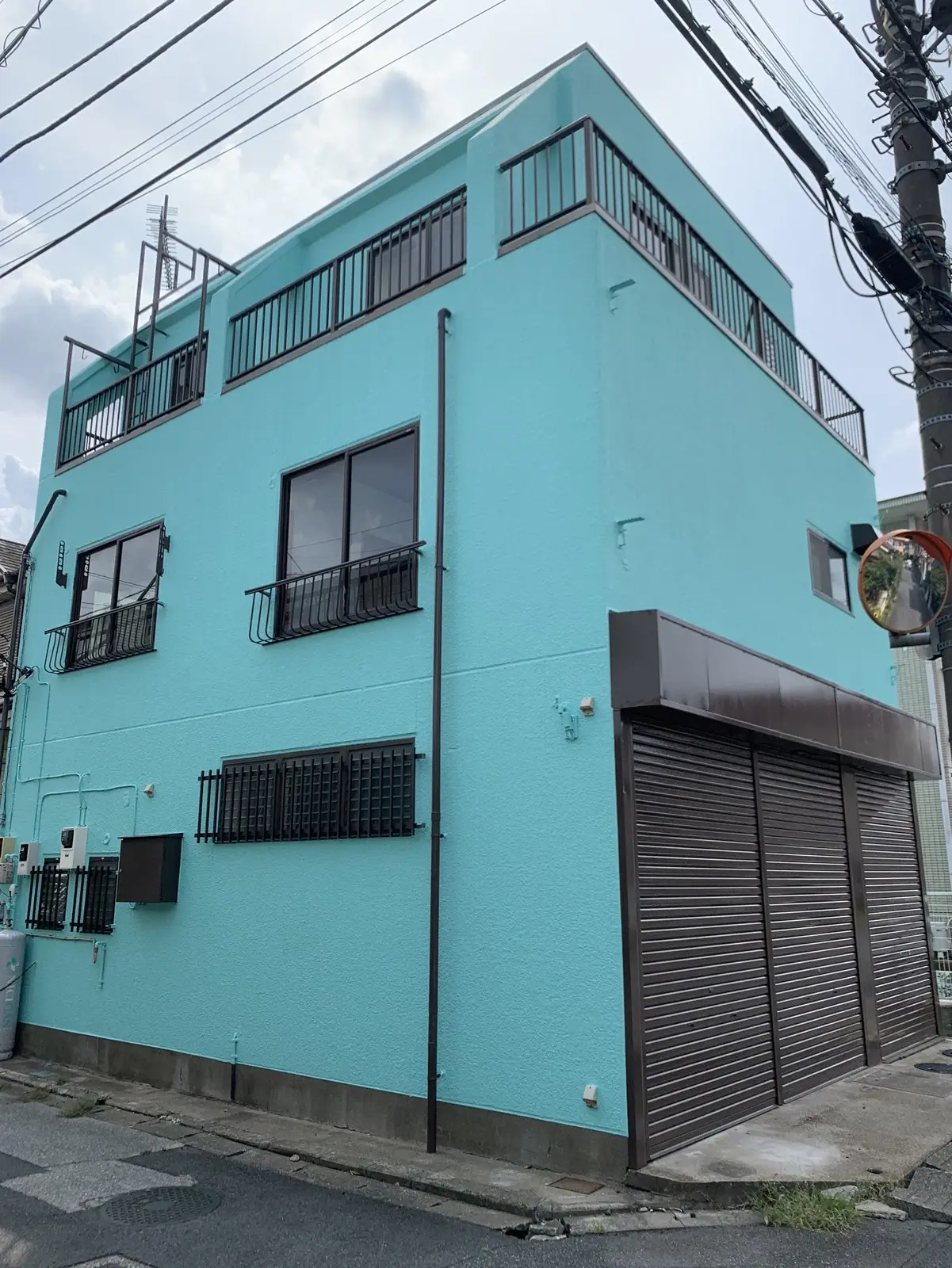 アヤコビル 南東側外観・屋上フェンス